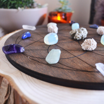 7 Powerful Crystal Grid Layouts For The Full Moon