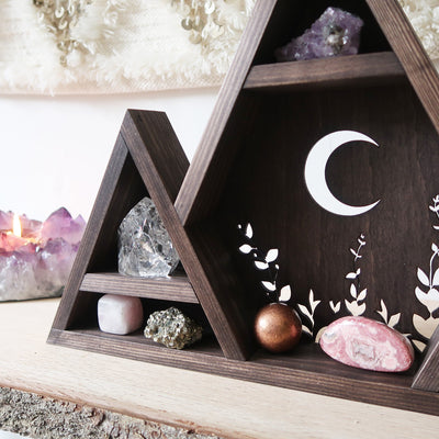 9 Best Crystals To Sleep With By Your Bed For Love